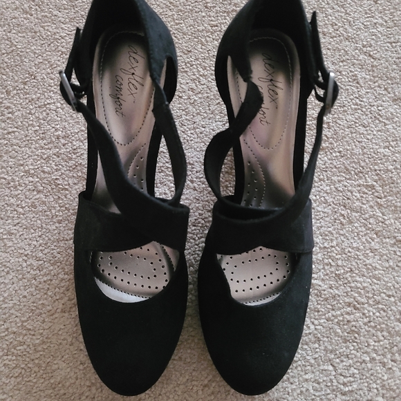 Black High Heels - Picture 3 of 4